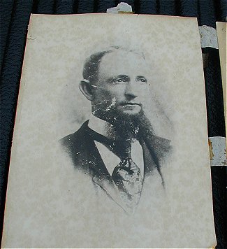 hanesgeorge.jpg (27745 bytes)