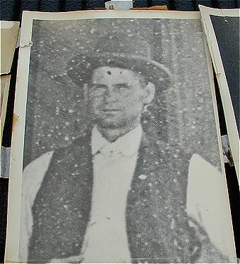 sheltonjohnb.jpg (47038 bytes)