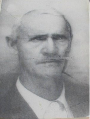 wilsonarchie.jpg (15634 bytes)