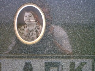 katie22.jpg (25041 bytes)