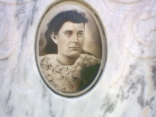 katiecem6.jpg (15539 bytes)