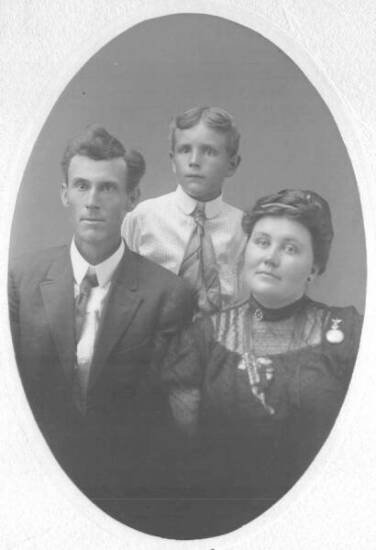 elmohenry.jpg (22988 bytes)