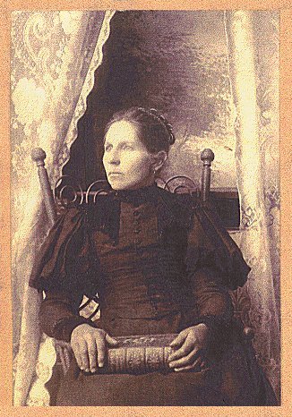 ivynancy.jpg (63007 bytes)