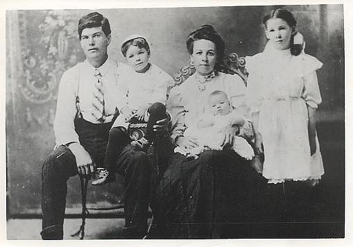 joel1.jpg (36215 bytes)