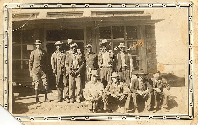 emorecitytownspeople.JPG (88086 bytes)