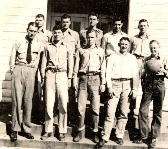 Chauncey_Gann_Coach__Doyle_High_Garvin_County.JPG (91448 bytes)