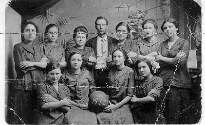 GrandmaAlexander.jpg (40102 bytes)