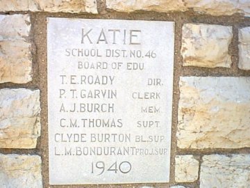 katieschoolsign.jpg (49991 bytes)