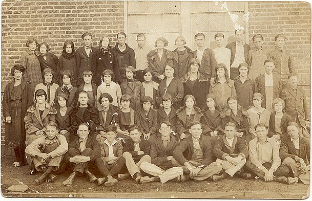 lindsay3.jpg (105447 bytes)