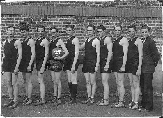 lindsay7.jpg (64783 bytes)