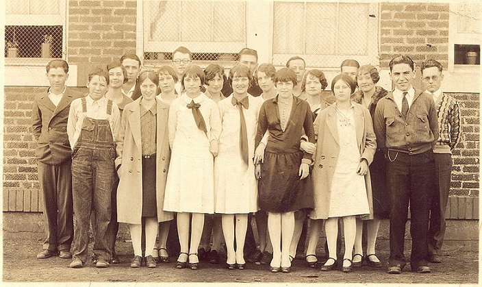 lindsay9.jpg (102606 bytes)