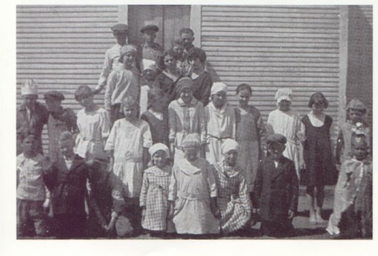 loveschool.jpg (40634 bytes)