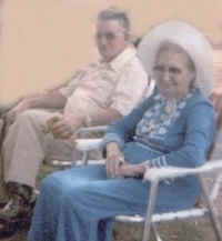 hood-lester-bessie.jpg (27632 bytes)