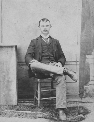 mr-hfw.jpg (59914 bytes)