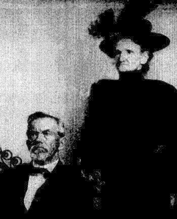 Lloyds.jpg (36289 bytes)