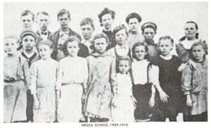 Neola school class of 1909-10