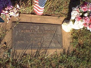 shuleraubrey.jpg (37297 bytes)