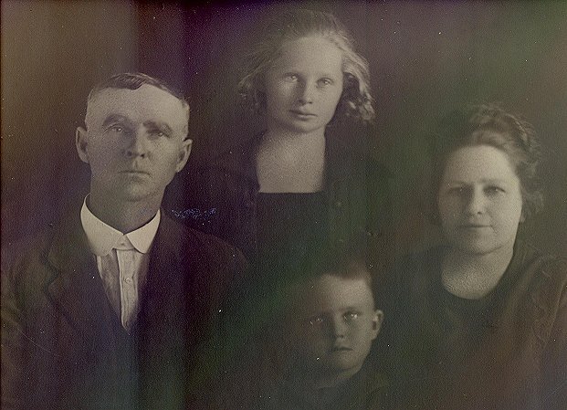 smithleroyprestonfamily.jpg (71456 bytes)