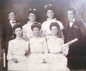 Elmer School graduates 1904
